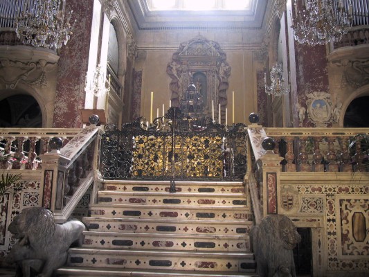 La Cattedrale - altare